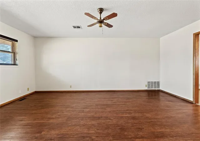 Photo 4 of Sale Pending at 809 E Arlington Ave, Weatherford, OK 73096 | MLS# 1248113 | Listing updated on 2026-09-12