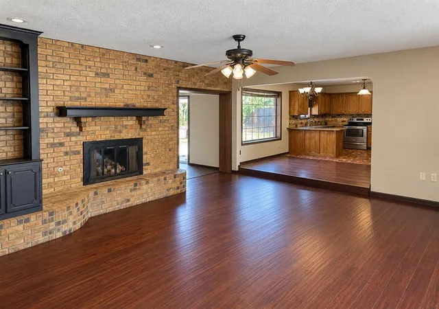 Photo 3 of Single family home for sale at 2515 Thomas Cir, Clinton, OK 73601 | MLS# 1248125 | Listing updated on 2026-09-11