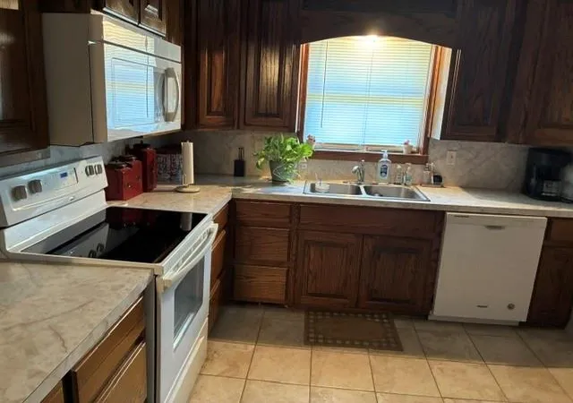 Photo 3 of Single family home for sale at 419 Olive Blvd, Lindsay, OK 73052 | MLS# 1248126 | Listing updated on 2026-09-11