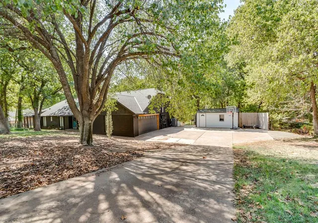 Photo 2 of Single family home for sale at 8009 Magnolia, Edmond, OK 73025 | MLS# 1248139 | Listing updated on 2026-09-15
