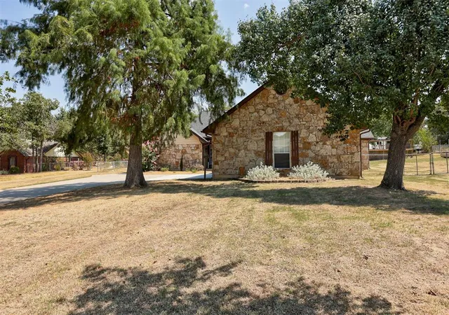 Photo 3 of Sale Pending at 4000 S Cinder Cir, Choctaw, OK 73020 | MLS# 1248142 | Listing updated on 2026-09-22