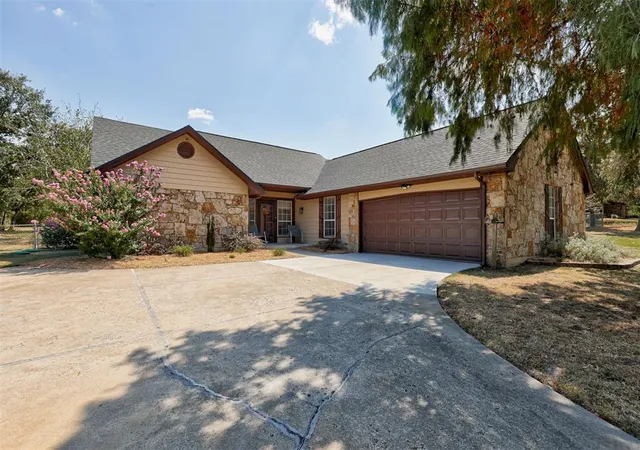 Photo 3 of Sale Pending at 4000 S Cinder Cir, Choctaw, OK 73020 | MLS# 1248142 | Listing updated on 2026-09-22