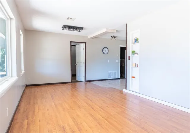 Photo 3 of Sale Pending at 722 Cinmac St, Lindsay, OK 73052 | MLS# 1248155 | Listing updated on 2026-09-14