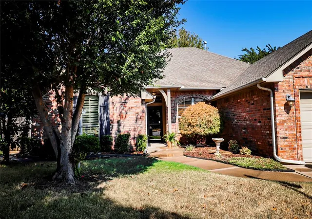 Photo 2 of Single family home for sale at 2601 Lolo Trl, Edmond, OK 73003 | MLS# 1248169 | Listing updated on 2026-09-14