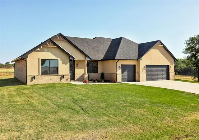 Photo 3 of Single family home for sale at 2444 Wolf Crk Bnd, Blanchard, OK 73010 | MLS# 1248196 | Listing updated on 2026-09-30