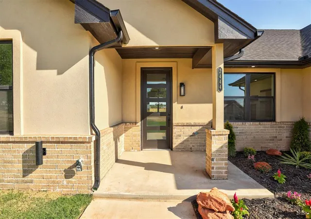 Photo 3 of Single family home for sale at 2444 Wolf Crk Bnd, Blanchard, OK 73010 | MLS# 1248196 | Listing updated on 2026-09-30
