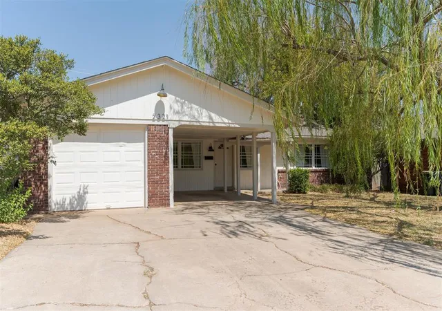 Photo 2 of Single family home for sale at 2321 Huntleigh Dr, Oklahoma City, OK 73120 | MLS# 1248202 | Listing updated on 2026-10-20