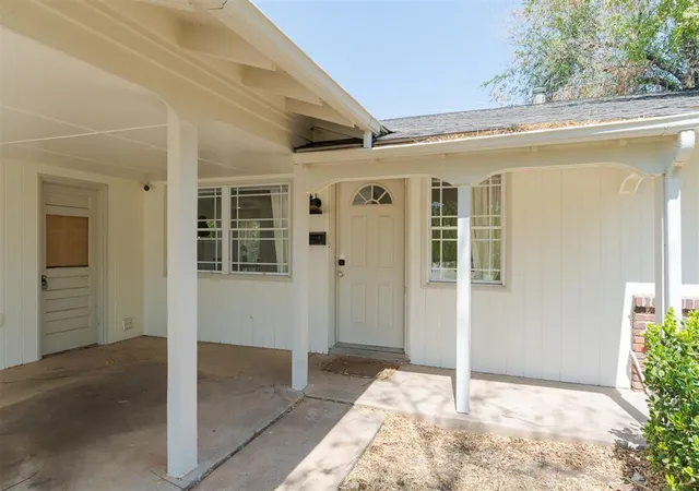 Photo 3 of Single family home for sale at 2321 Huntleigh Dr, Oklahoma City, OK 73120 | MLS# 1248202 | Listing updated on 2026-10-20