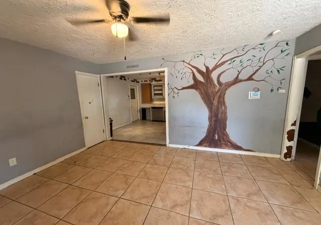 Photo 3 of Sale Pending at 1120 Berwyck Dr, Moore, OK 73160 | MLS# 1248210 | Listing updated on 2026-09-15