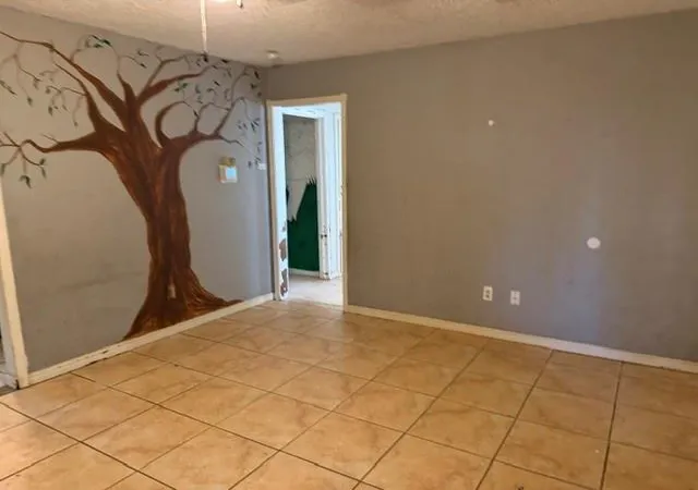 Photo 3 of Sale Pending at 1120 Berwyck Dr, Moore, OK 73160 | MLS# 1248210 | Listing updated on 2026-09-15