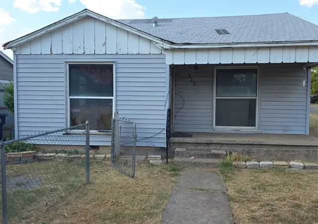Photo 22 of Single family home for sale at 215 E Spruce Ave, Duncan, OK 73533 | MLS# 1248263 | Listing updated on 2026-10-04