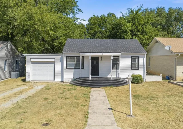 Photo 1 of Single family home for sale at 616 W Kings Rd, Ada, OK 74820 | MLS# 1248265 | Listing updated on 2026-09-10