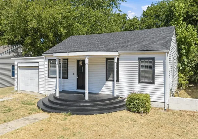 Photo 2 of Single family home for sale at 616 W Kings Rd, Ada, OK 74820 | MLS# 1248265 | Listing updated on 2026-09-10