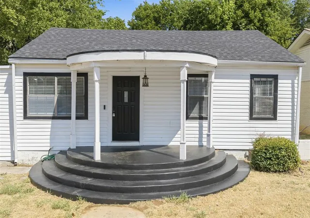 Photo 3 of Single family home for sale at 616 W Kings Rd, Ada, OK 74820 | MLS# 1248265 | Listing updated on 2026-09-10