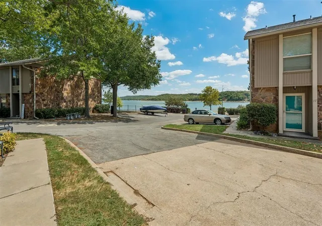 Photo 3 of Townhouse for sale at 7010 Lakeshore Dr, Eufaula, OK 74432 | MLS# 1248306 | Listing updated on 2026-09-15