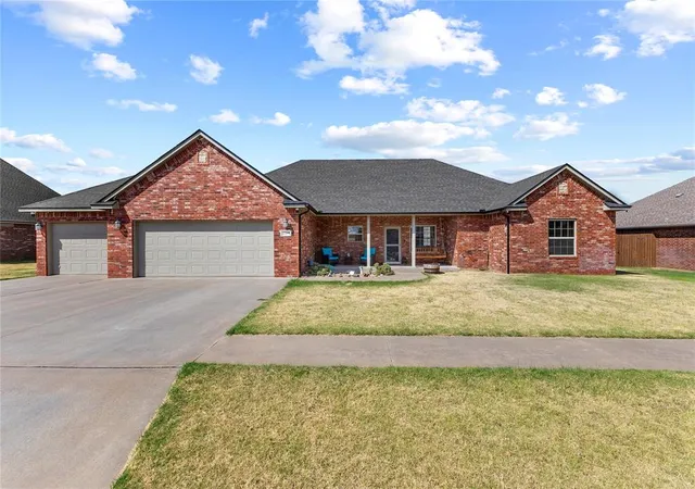 Photo 1 of Single family home for sale at 2209 Pinnacle Dr, Weatherford, OK 73096 | MLS# 1248335 | Listing updated on 2026-09-30
