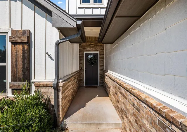 Photo 3 of Single family home for sale at 4305 Palmetto Trl, Oklahoma City, OK 73179 | MLS# 1248348 | Listing updated on 2026-09-15