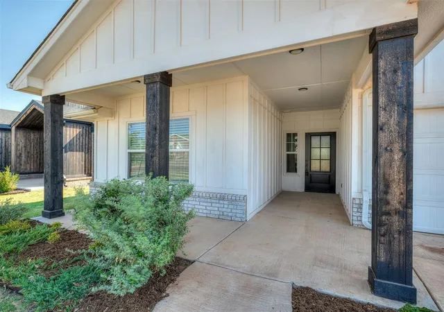 Photo 2 of Single family home for sale at 3721 Alta Vista Dr, Norman, OK 73069 | MLS# 1248349 | Listing updated on 2026-09-11