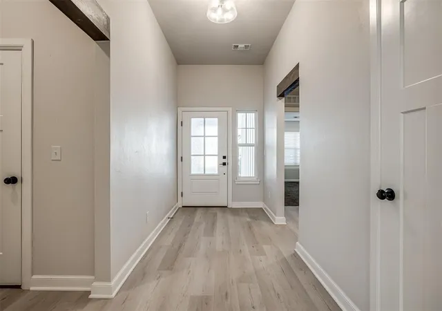 Photo 3 of Single family home for sale at 3721 Alta Vista Dr, Norman, OK 73069 | MLS# 1248349 | Listing updated on 2026-09-11