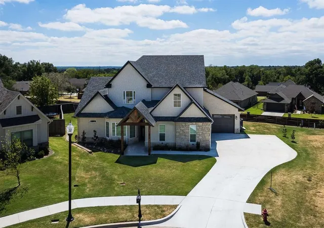 Photo 2 of Single family home for sale at 1909 Carleton Ln, Shawnee, OK 74804 | MLS# 1248368 | Listing updated on 2026-09-11