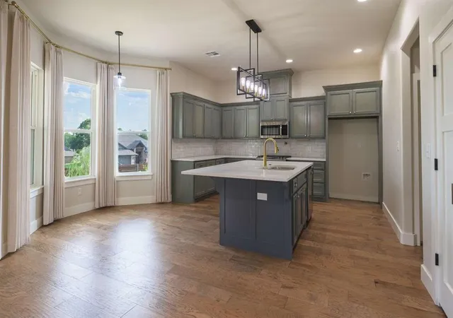 Photo 4 of Single family home for sale at 1909 Carleton Ln, Shawnee, OK 74804 | MLS# 1248368 | Listing updated on 2026-09-11