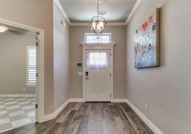 Photo 3 of Single family home for sale at 307 Shady Ridge Ct, Norman, OK 73069 | MLS# 1248371 | Listing updated on 2026-09-15