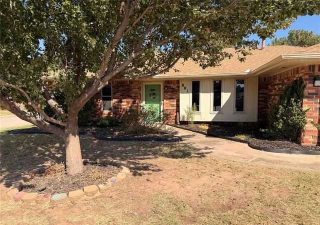 Sale Pending at 801 Mabel C Fry Blvd, Yukon, OK 73099 | MLS# 1248379 | Listing updated on 2026-09-11