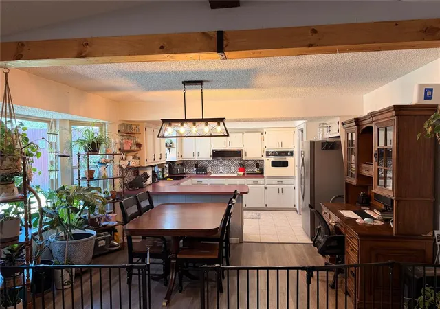 Photo 3 of Sale Pending at 801 Mabel C Fry Blvd, Yukon, OK 73099 | MLS# 1248379 | Listing updated on 2026-09-11