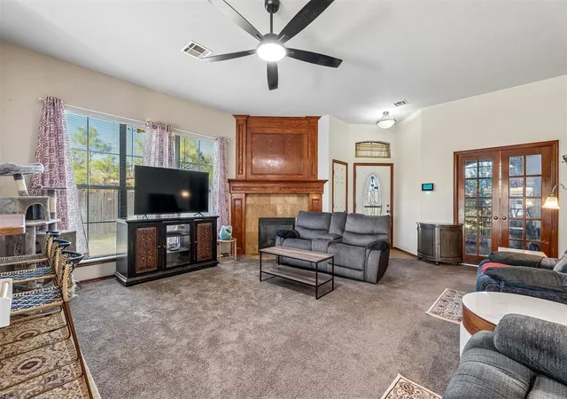 Photo 3 of Single family home for sale at 4712 Elk Crk Dr, Yukon, OK 73099 | MLS# 1248404 | Listing updated on 2026-09-21
