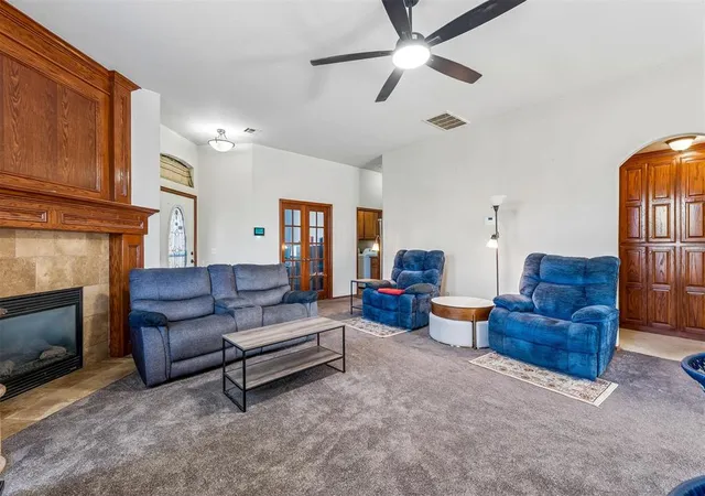 Photo 3 of Single family home for sale at 4712 Elk Crk Dr, Yukon, OK 73099 | MLS# 1248404 | Listing updated on 2026-09-21