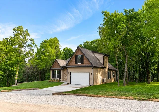 Photo 2 of Single family home for sale at 17092 County Rd 3544, Ada, OK 74820 | MLS# 1248441 | Listing updated on 2026-09-10