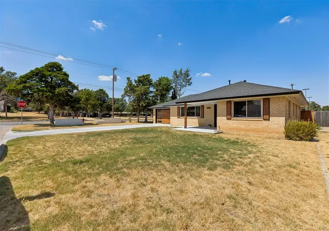 Photo 2 of Sale Pending at 7943 Nw 28th Terrace, Bethany, OK 73008 | MLS# 1248451 | Listing updated on 2026-09-14