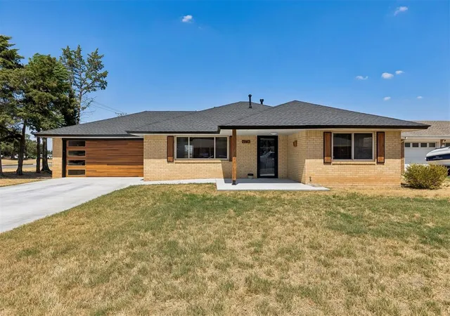 Photo 3 of Sale Pending at 7943 Nw 28th Terrace, Bethany, OK 73008 | MLS# 1248451 | Listing updated on 2026-09-14