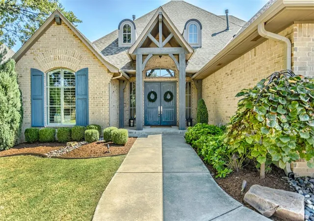 Photo 2 of Single family home for sale at 3216 Hillside Dr, Edmond, OK 73012 | MLS# 1248457 | Listing updated on 2026-09-14