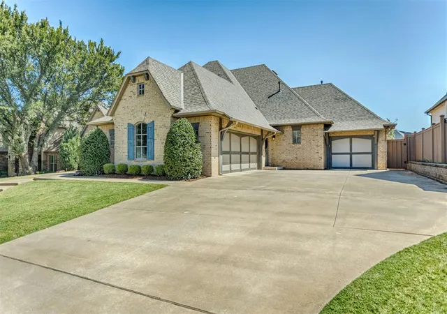Photo 3 of Single family home for sale at 3216 Hillside Dr, Edmond, OK 73012 | MLS# 1248457 | Listing updated on 2026-09-14