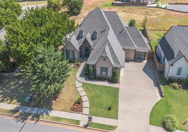 Photo 3 of Single family home for sale at 3216 Hillside Dr, Edmond, OK 73012 | MLS# 1248457 | Listing updated on 2026-09-14