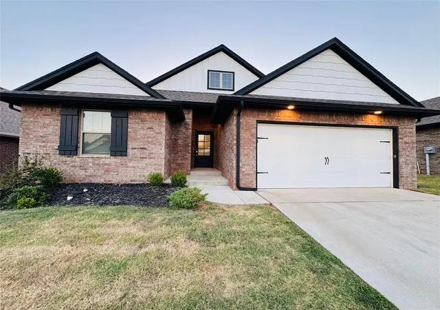 Photo 2 of Single family home for sale at 5401 Riverrun Ct, Arcadia, OK 73007 | MLS# 1248494 | Listing updated on 2026-09-14