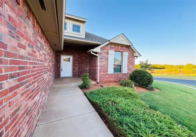Photo 3 of Single family home for sale at 509 Texoma Dr, Edmond, OK 73025 | MLS# 1248498 | Listing updated on 2026-09-14