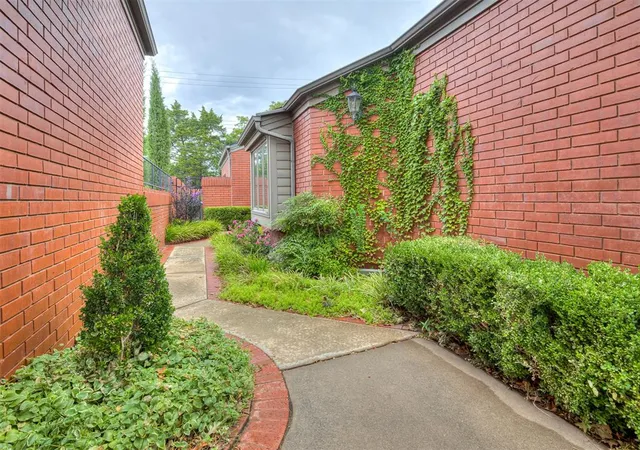 Photo 2 of Condo for sale at 2825 Nw Grand Blvd #21, Oklahoma City, OK 73116 | MLS# 1248500 | Listing updated on 2026-09-11