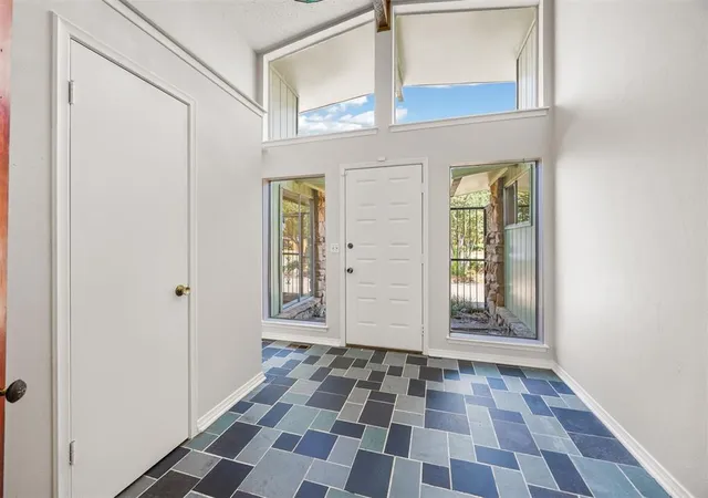 Photo 2 of Sale Pending at 3804 Nw 69th Street, Oklahoma City, OK 73116 | MLS# 1248524 | Listing updated on 2026-09-13