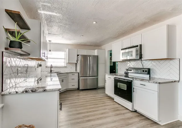 Photo 1 of Single family home for sale at 5817 N Caddo Ct, Warr Acres, OK 73132 | MLS# 1248525 | Listing updated on 2026-10-04