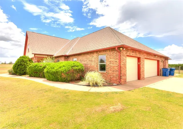 Photo 3 of Single family home for sale at 7421 High Meadows Ln, Piedmont, OK 73078 | MLS# 1248528 | Listing updated on 2026-09-16