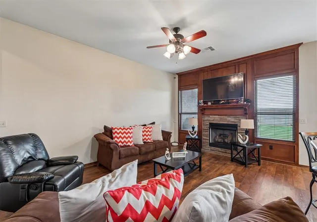 Photo 4 of Single family home for sale at 10917 SW 30th Terrace, Yukon, OK 73099 | MLS# 1248530 | Listing updated on 2026-09-11