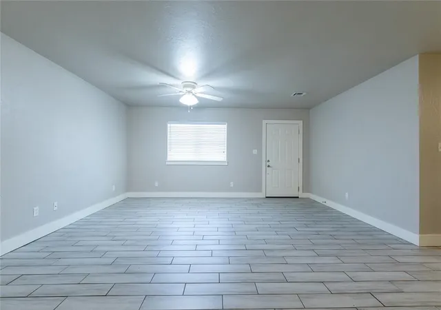 Photo 2 of Single family home for sale at 410 Hoover Cir, Elk City, OK 73644 | MLS# 1248532 | Listing updated on 2026-09-11