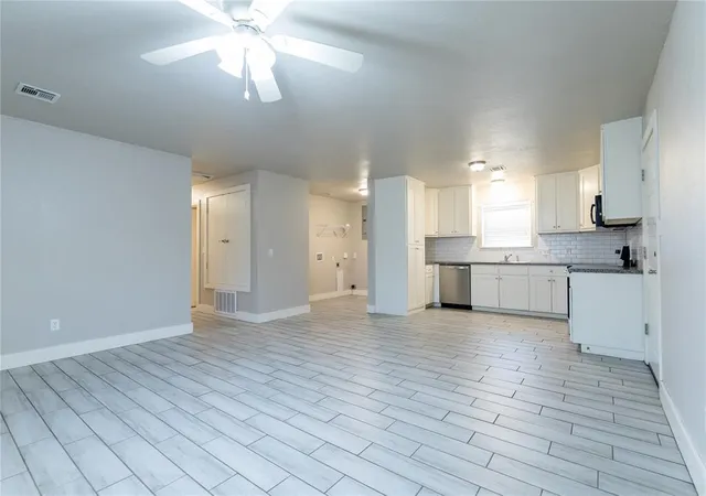 Photo 3 of Single family home for sale at 410 Hoover Cir, Elk City, OK 73644 | MLS# 1248532 | Listing updated on 2026-09-11