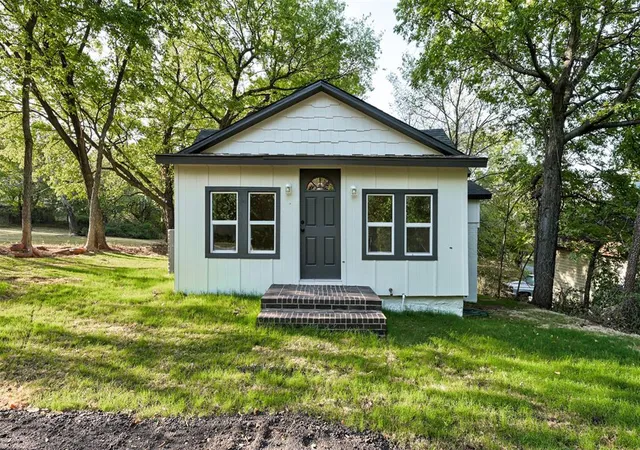 Photo 1 of Single family home for sale at 407 E 7th Street, Chandler, OK 74834 | MLS# 1248563 | Listing updated on 2026-09-11