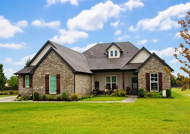 Photo 1 of Single family home for sale at 9741 Regado Ct, Guthrie, OK 73044 | MLS# 1248577 | Listing updated on 2026-09-12