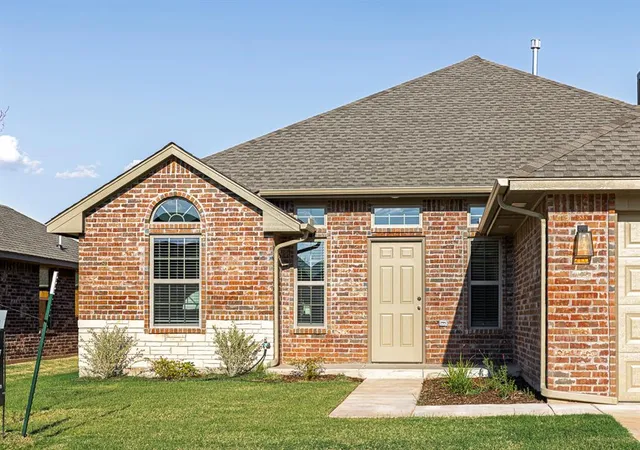 Photo 2 of Single family home for sale at 4529 Adobe Ct, Yukon, OK 73099 | MLS# 1248578 | Listing updated on 2026-09-11