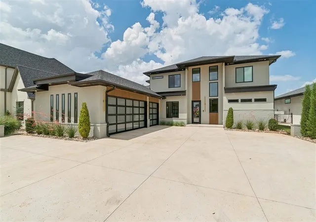 Photo 2 of Single family home for sale at 2025 Colonial Way, Edmond, OK 73025 | MLS# 1248586 | Listing updated on 2026-09-30