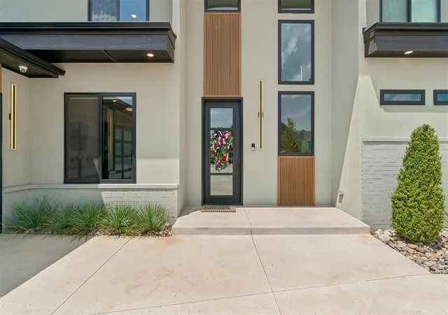 Photo 3 of Single family home for sale at 2025 Colonial Way, Edmond, OK 73025 | MLS# 1248586 | Listing updated on 2026-09-30